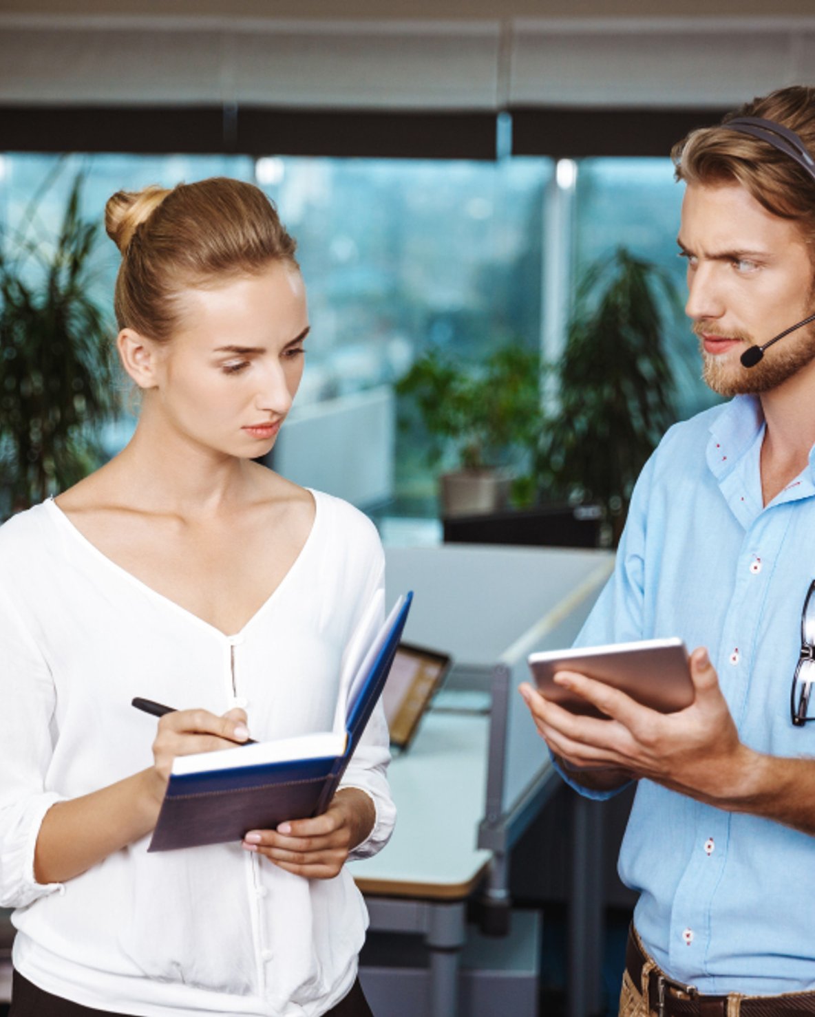 JW Web Studio team helping Sutherlin business owner with digital marketing